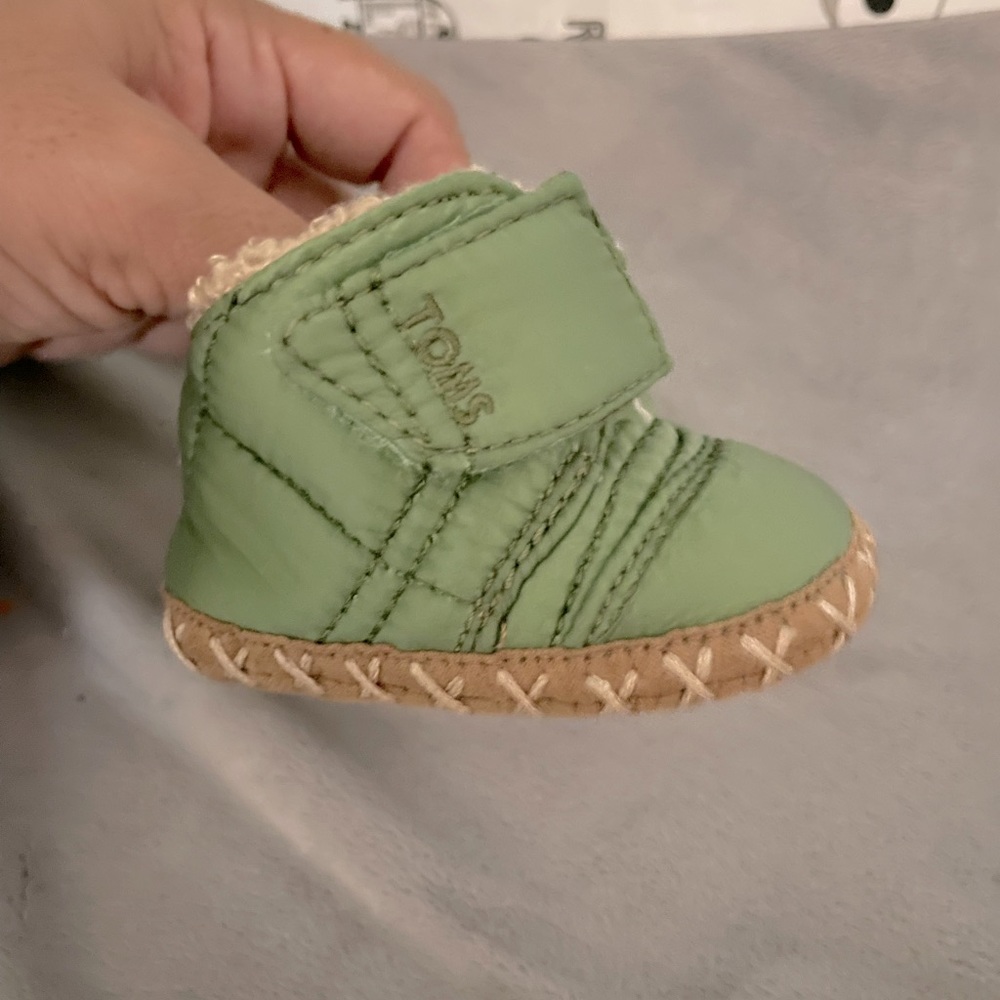 Toms infant booties